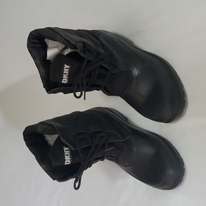 Women's DKNY USA size 8 wide